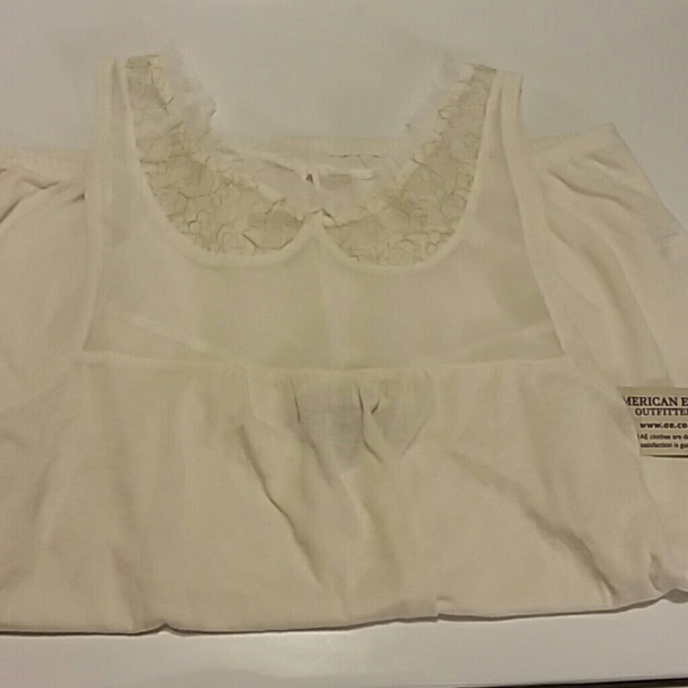 🏷White AE tank top
